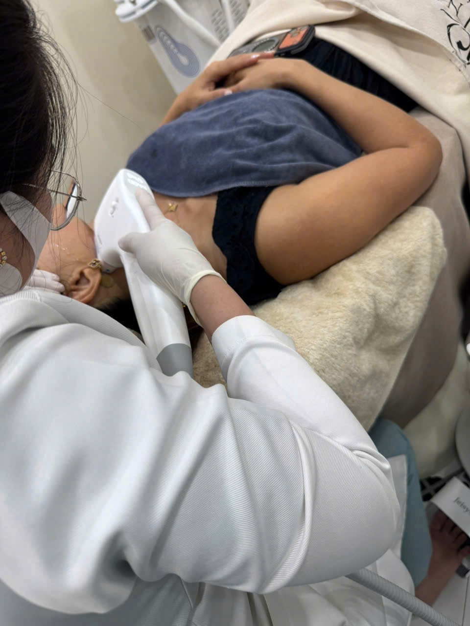 HIFU Lifting image 11 at DIVA Skin Clinic Poipet
